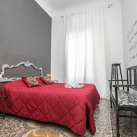 Homes In - Gold And Silver شقة *