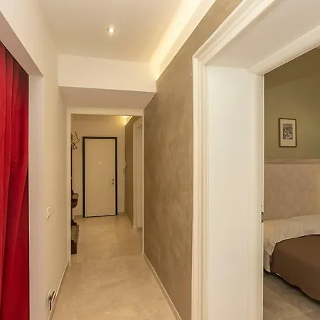 Homes In - Gold&silver Apartment Genua