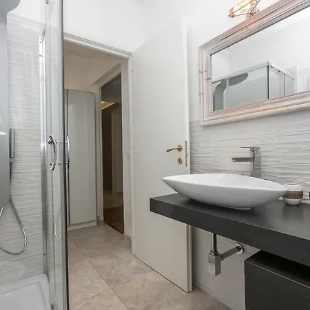 Homes In - Gold And Silver شقة جنوة