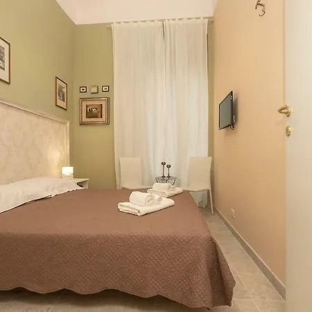 Homes In - Gold And Silver شقة *