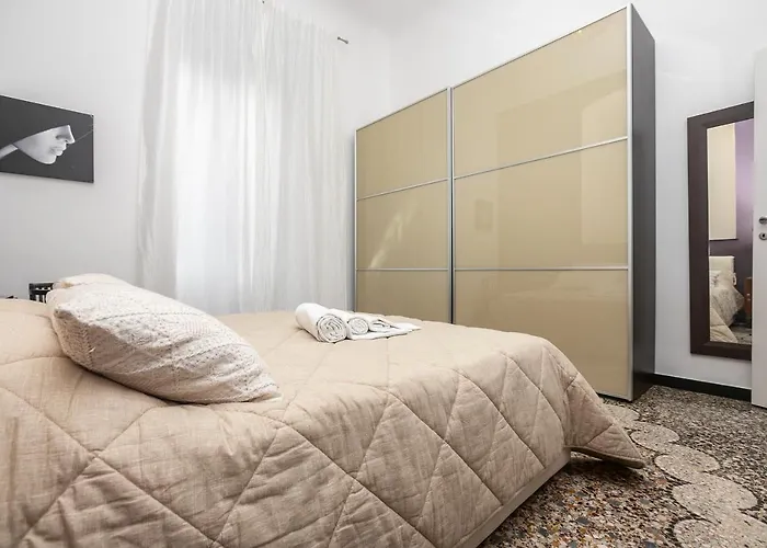 Homes In - Gold And Silver *
