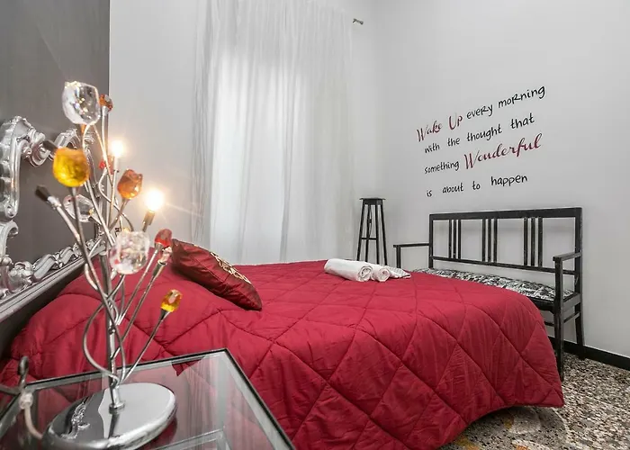 Homes In - Gold And Silver アパート