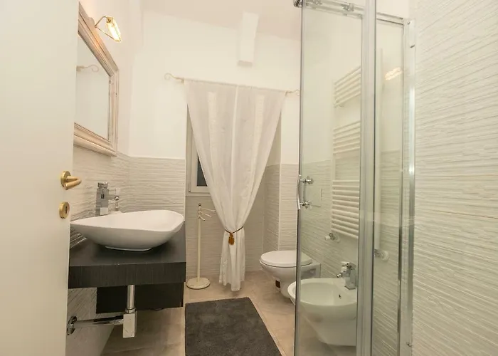 Homes In - Gold And Silver *